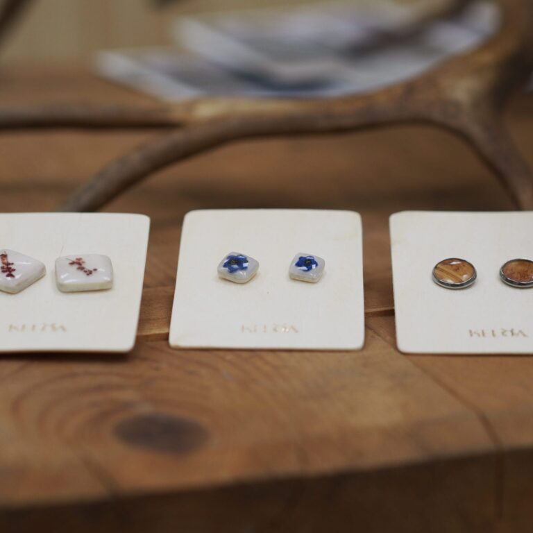 Pienet poronsarvikorvakorut