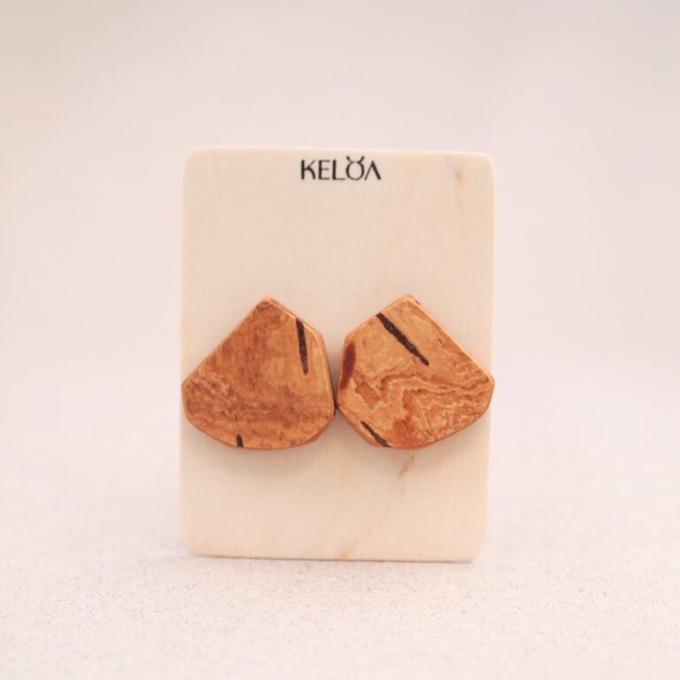 Tuohiset nappikorvakorut